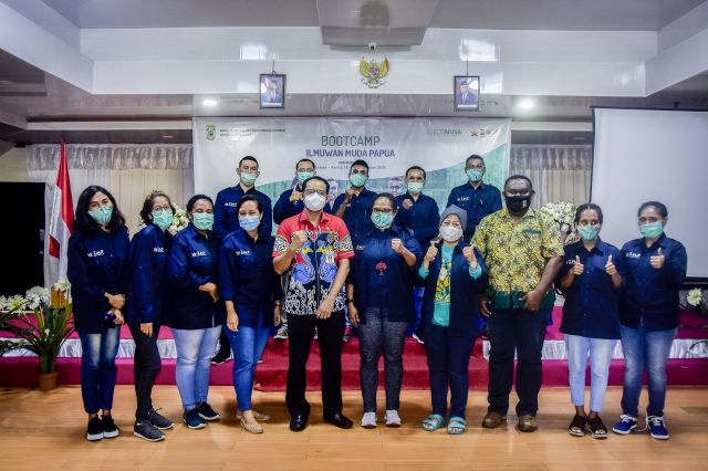 Kepala Balitbangda Provinsi Papua Barat Mengapresiasi 10 Peserta Bootcamp Ilmuwan Muda Papua 2020